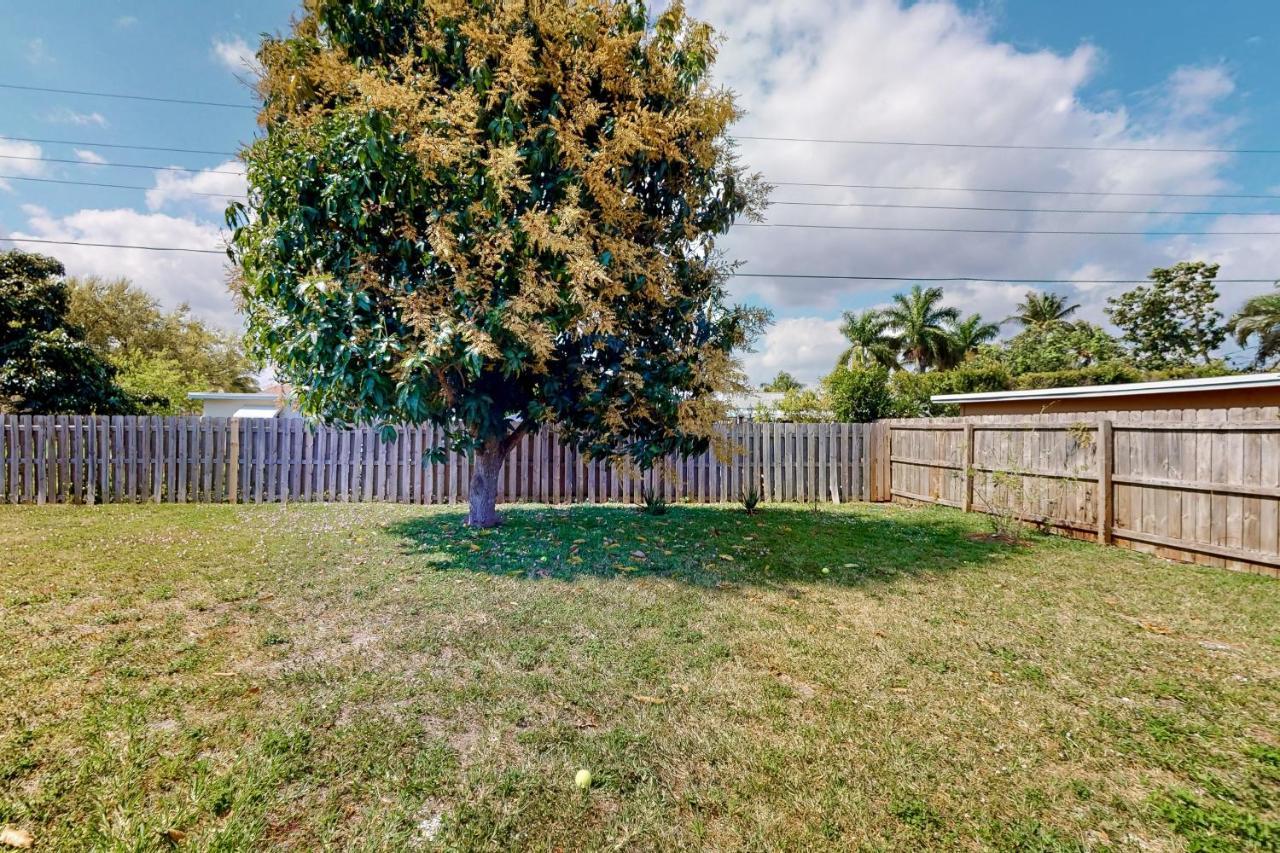 Palm Dreams Villa Greenacres City Exterior photo